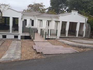 VENTA CASA DUPLEX MODERNOS ACABADOS URB. LAGO DE CAPEIRA  (JLR)