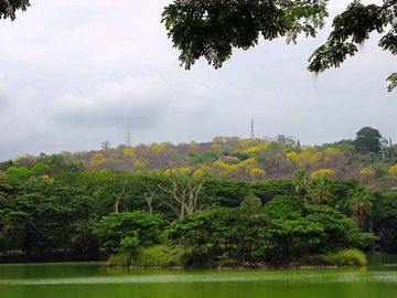 VENTA CASA DUPLEX MODERNOS ACABADOS URB. LAGO DE CAPEIRA  (JLR)