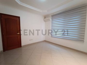 Venta Departamento en Condominio Kennedy Norte (DN)
