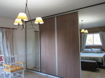CASA EN COSTA ESMERALDA TOMA PERMUTA POR DEPTARTAMENTO EN CABA O ZONA COSTA ATLANTICA.URGENTE