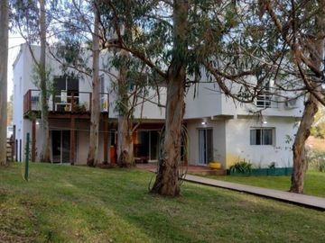 CASA EN COSTA ESMERALDA TOMA PERMUTA POR DEPTARTAMENTO EN CABA O ZONA COSTA ATLANTICA.URGENTE