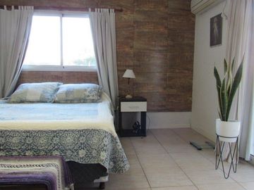 CASA EN COSTA ESMERALDA TOMA PERMUTA POR DEPTARTAMENTO EN CABA O ZONA COSTA ATLANTICA.URGENTE