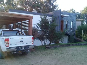 CASA EN COSTA ESMERALDA TOMA PERMUTA POR DEPTARTAMENTO EN CABA O ZONA COSTA ATLANTICA.URGENTE