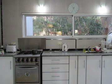 CASA EN COSTA ESMERALDA TOMA PERMUTA POR DEPTARTAMENTO EN CABA O ZONA COSTA ATLANTICA.URGENTE