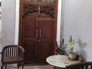 Rumah 2 Lantai Dengan Lingkungan Hidup Di Jaksel 7644