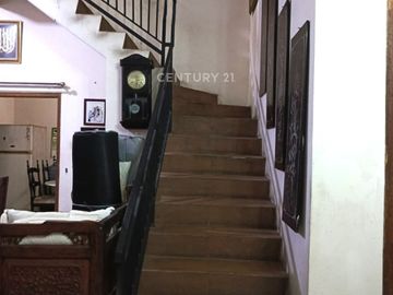 Rumah 2 Lantai Dengan Lingkungan Hidup Di Jaksel 7644
