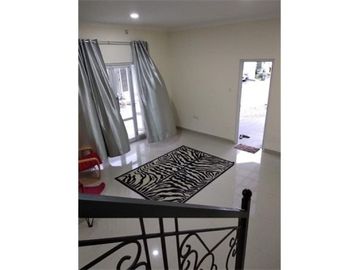 Dijual Murah Rumah 2 Lantai Di jatiwaringin, Lokasi Dekat Jalan Raya