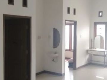 rumah cantik 2 lantai di batununggal bandung