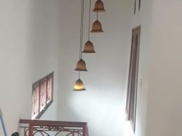 rumah cantik 2 lantai di batununggal bandung