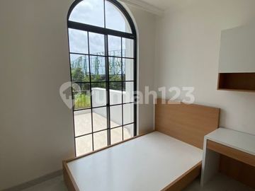 Disewakan Rumah 2Lt Pik2 Cluster Bukit Nirmala Uk 6X10 Full Furnish
