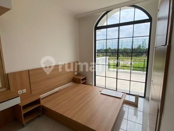 Disewakan Rumah 2Lt Pik2 Cluster Bukit Nirmala Uk 6X10 Full Furnish