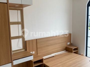 Disewakan Rumah 2Lt Pik2 Cluster Bukit Nirmala Uk 6X10 Full Furnish