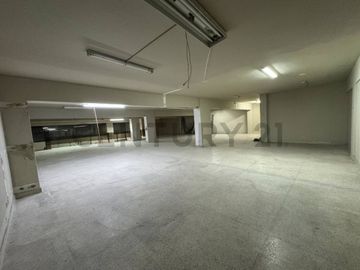 VENTA DE EDIFICIO COMERCIAL 6 PISOS EN AV. NICOLÁS DE PIÉROLA (CENTRO DE LIMA)