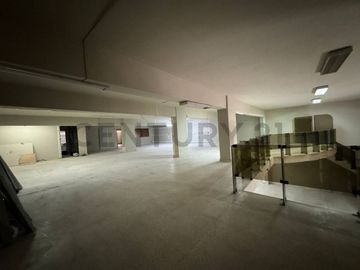 VENTA DE EDIFICIO COMERCIAL 6 PISOS EN AV. NICOLÁS DE PIÉROLA (CENTRO DE LIMA)