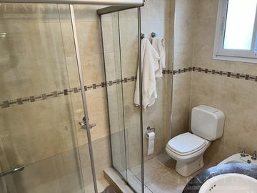 UBICADO EN LA MEJOR ZONA DE RECOLETA. RENOVADA COCINA Y BAÑOS