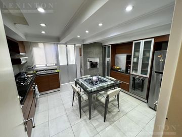 UBICADO EN LA MEJOR ZONA DE RECOLETA. RENOVADA COCINA Y BAÑOS