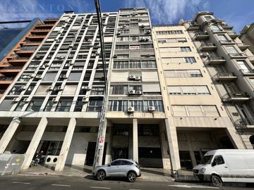 UBICADO EN LA MEJOR ZONA DE RECOLETA. RENOVADA COCINA Y BAÑOS