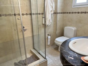 UBICADO EN LA MEJOR ZONA DE RECOLETA. RENOVADA COCINA Y BAÑOS