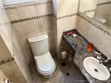 UBICADO EN LA MEJOR ZONA DE RECOLETA. RENOVADA COCINA Y BAÑOS