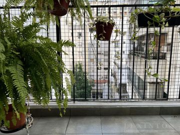 UBICADO EN LA MEJOR ZONA DE RECOLETA. RENOVADA COCINA Y BAÑOS