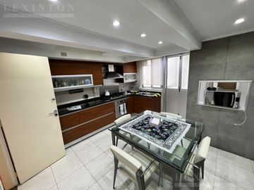 UBICADO EN LA MEJOR ZONA DE RECOLETA. RENOVADA COCINA Y BAÑOS