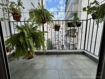 UBICADO EN LA MEJOR ZONA DE RECOLETA. RENOVADA COCINA Y BAÑOS