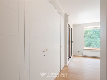 Casa en venta de 4 dorm. en La Reina