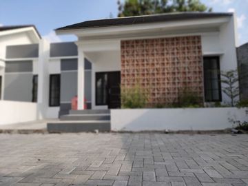 Rumah Nyaman dan Asri di Bojongsoang Bandung 6 menit ke STT Telkom University 385 juta Cash. Free BPHTB, SHM