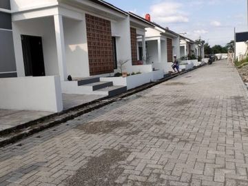Rumah Nyaman dan Asri di Bojongsoang Bandung 6 menit ke STT Telkom University 385 juta Cash. Free BPHTB, SHM