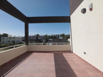 Casa Nivel Gerencial Neuquen Capital Zona Confluencia