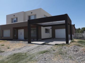 Casa Nivel Gerencial Neuquen Capital Zona Confluencia