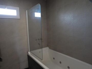 Casa Nivel Gerencial Neuquen Capital Zona Confluencia