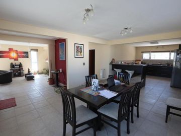 Casa Nivel Gerencial Neuquen Capital Zona Confluencia