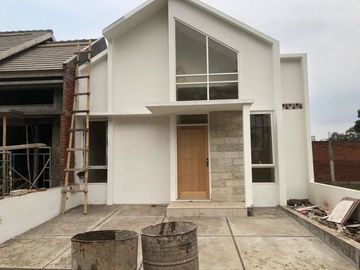 DIJUAL RUMAH SIAP HUNI 300 JUTAAN DEKAT BANDARA MALANG