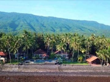 Spectacular Beachfront Villa Resort in Sambirenteng, Buleleng, North Bali