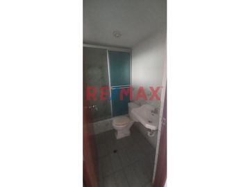 Se Vende Casa De 4 Pisos En La Urb Leoncio Prado, Rmac