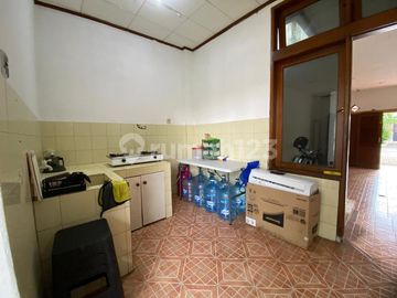 Rumah Halaman Luas 2 Lantai di Kawasan Strategis Cilandak