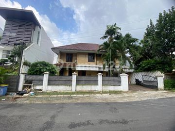 Rumah Halaman Luas 2 Lantai di Kawasan Strategis Cilandak