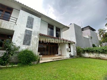 Rumah Halaman Luas 2 Lantai di Kawasan Strategis Cilandak