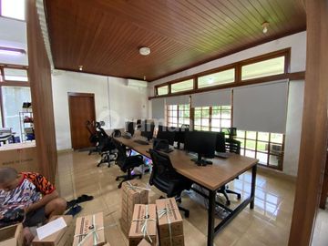 Rumah Halaman Luas 2 Lantai di Kawasan Strategis Cilandak
