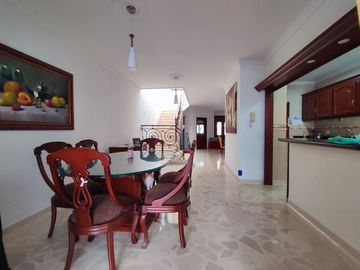 casa en venta en castellana. Cod V27304