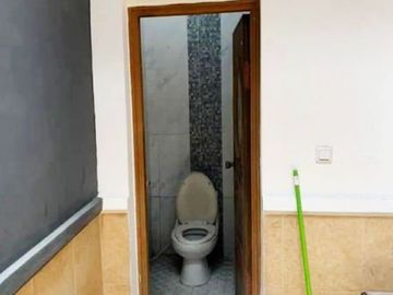 Di Sewakan Rumah Siap Huni 4 Kamar Cocok Untuk Kantor di Jl. Turangga, Lengkong Bandung