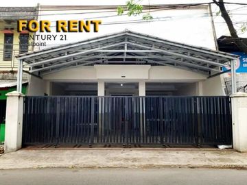 Di Sewakan Rumah Siap Huni 4 Kamar Cocok Untuk Kantor di Jl. Turangga, Lengkong Bandung