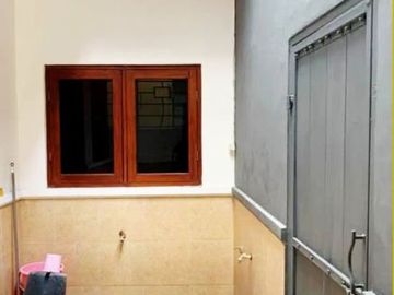 Di Sewakan Rumah Siap Huni 4 Kamar Cocok Untuk Kantor di Jl. Turangga, Lengkong Bandung