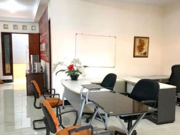 Di Sewakan Rumah Siap Huni 4 Kamar Cocok Untuk Kantor di Jl. Turangga, Lengkong Bandung