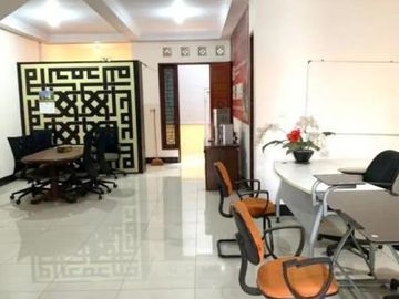 Di Sewakan Rumah Siap Huni 4 Kamar Cocok Untuk Kantor di Jl. Turangga, Lengkong Bandung
