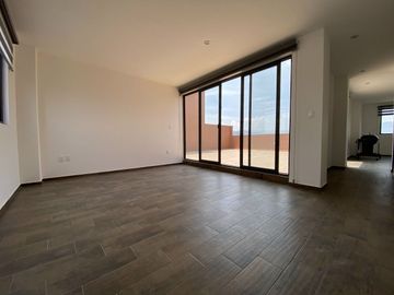 DEPARTAMENTO EN VENTA, FRENTE AL CLUB DE GOLF HDA, ENTREGA INMEDIATA.