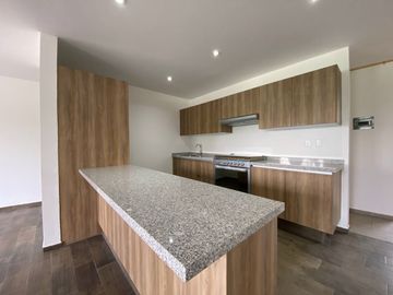 DEPARTAMENTO EN VENTA, FRENTE AL CLUB DE GOLF HDA, ENTREGA INMEDIATA.