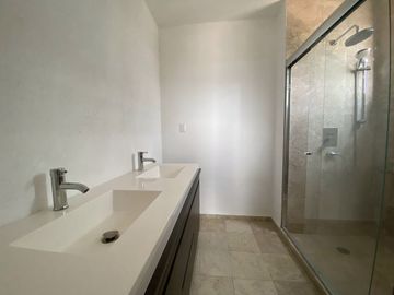 DEPARTAMENTO EN VENTA, FRENTE AL CLUB DE GOLF HDA, ENTREGA INMEDIATA.