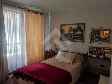 Se vende casa 3 pisos, pareada, año de construcción 1997, d...